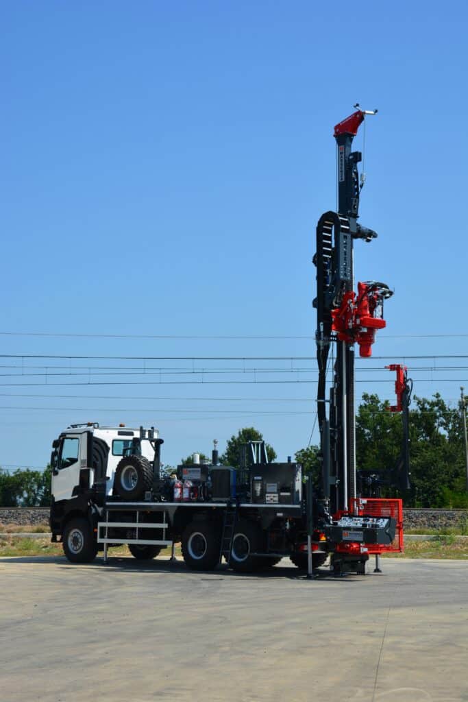 2679_Mi8 drill rig Massenza Drilling rigs