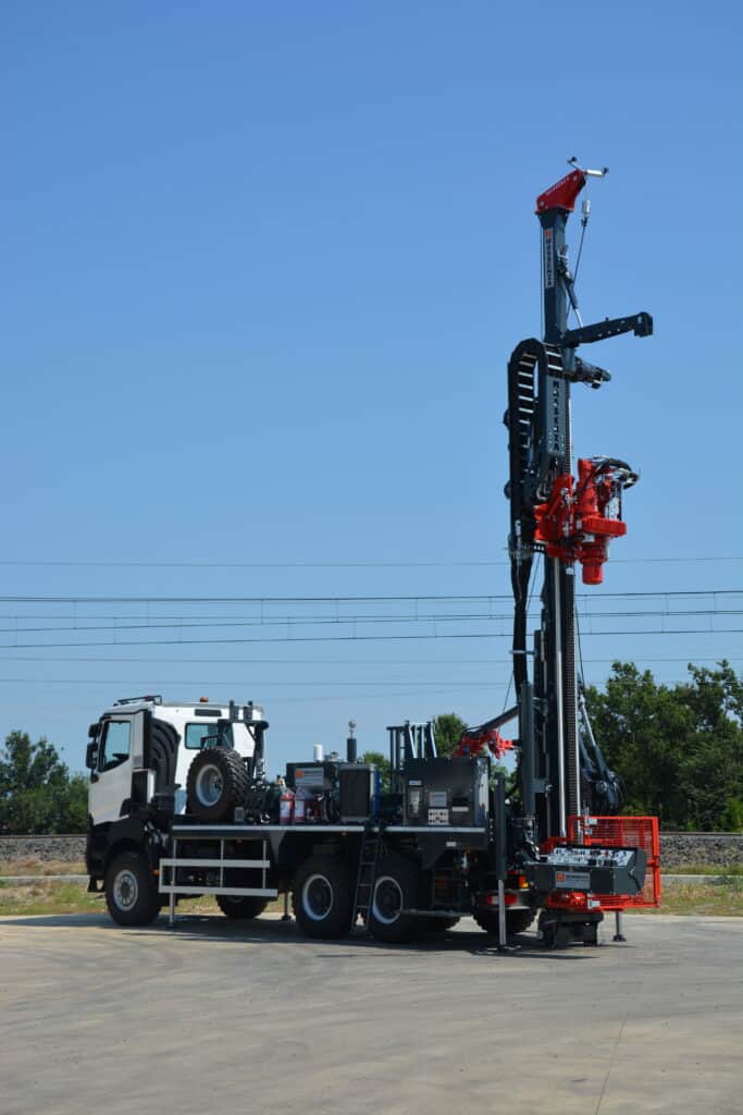 2679_Mi8 drill rig Massenza Drilling rigs