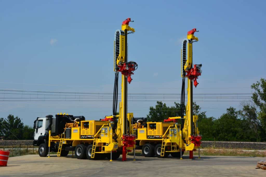 2689_2688_Mi8 drill rigs Massenza Drilling rigs