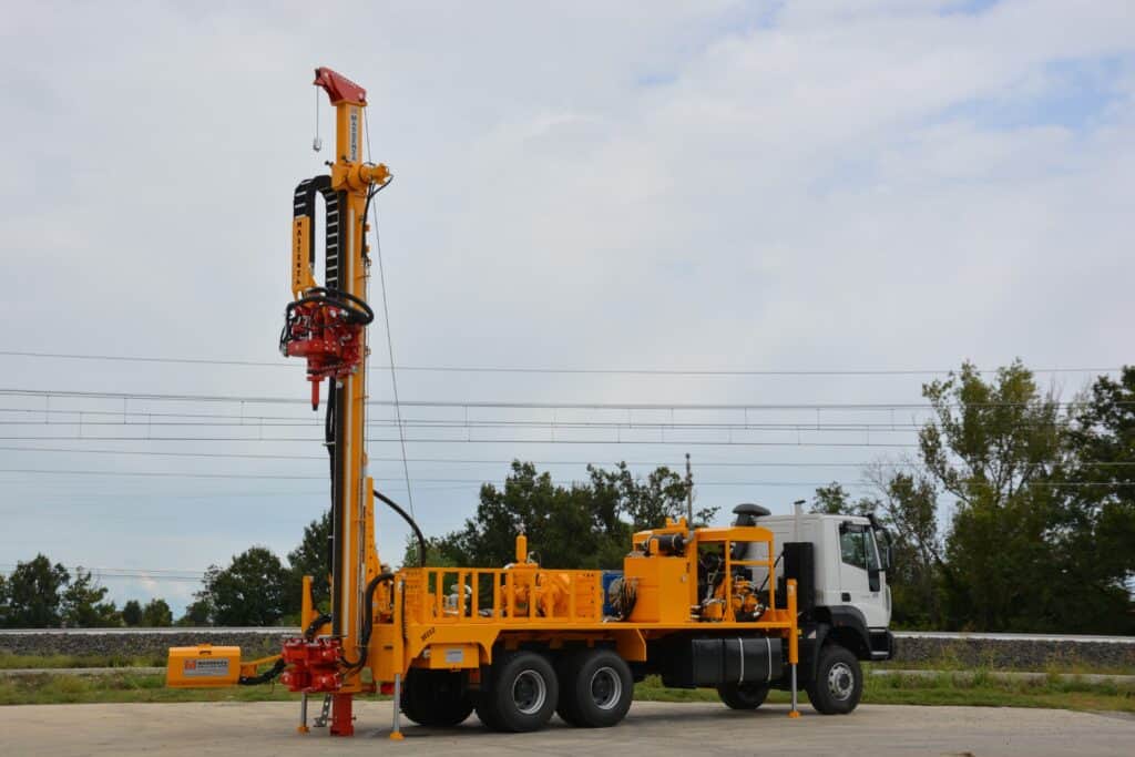 2691_Mi12_drill rig Massenza Drilling rigs