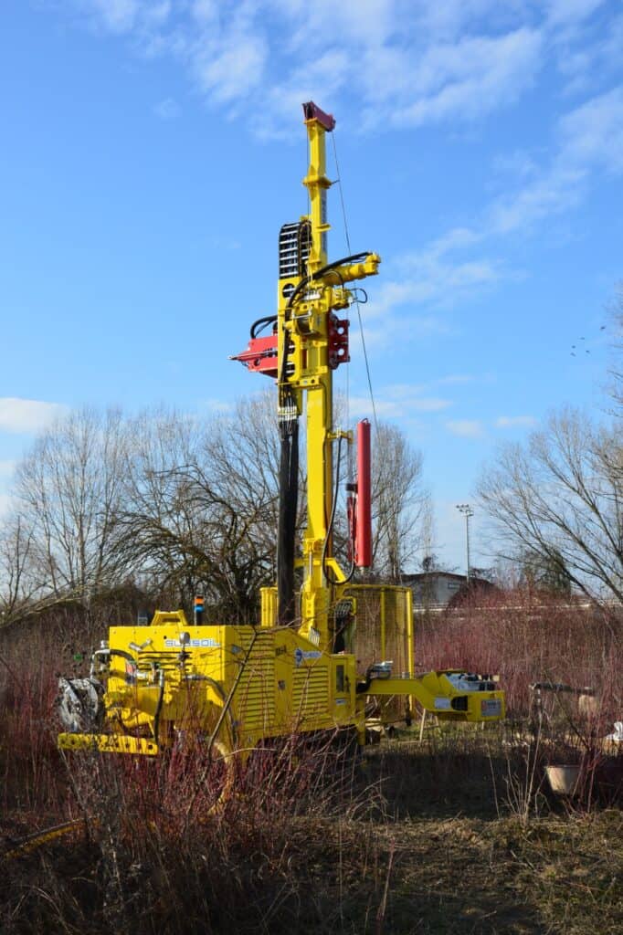 2574 Mi4 drilling rig Massenza job site video