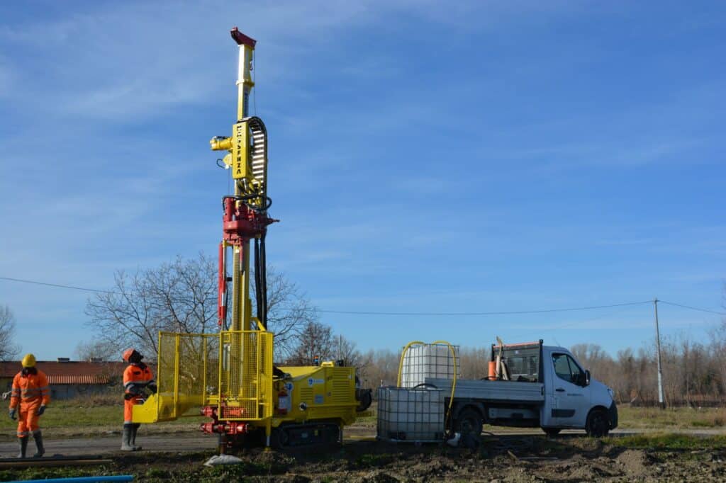 2574 Mi4 drilling rig Massenza job site video