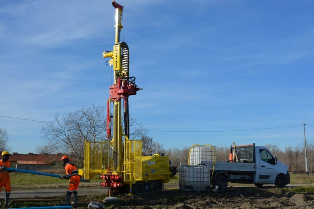 2574 Mi4 drilling rig Massenza job site video